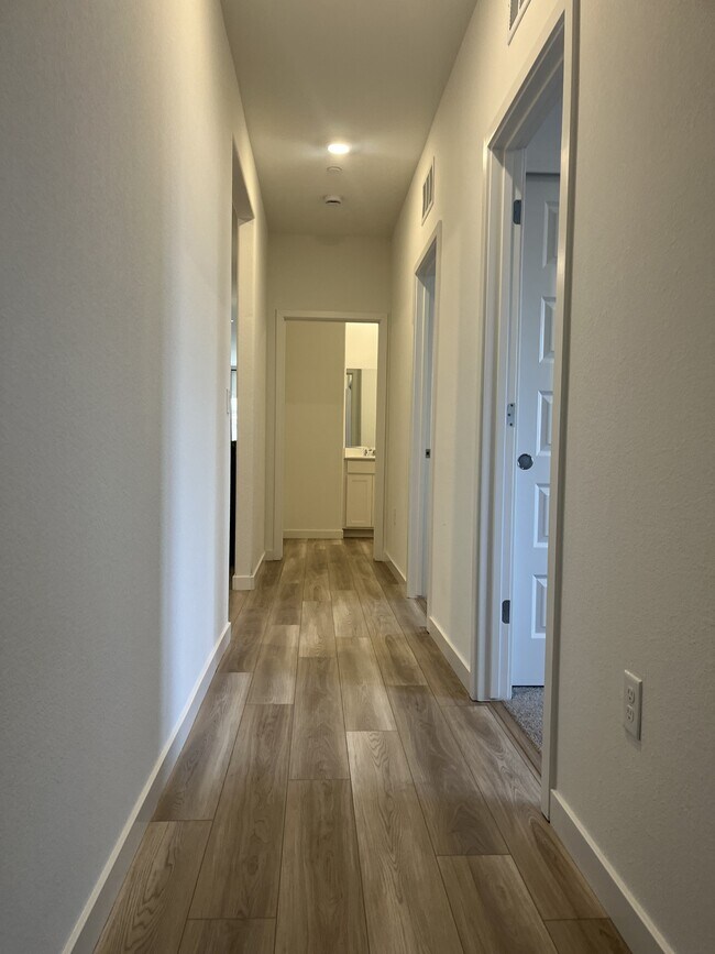 Photo - 1085 Silverado Wy