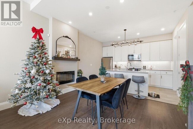 Photo - 73 Arthur St S