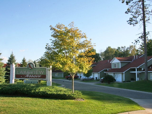 Lakeview Terrace Townhomes - Lakeview Terrace Townhomes