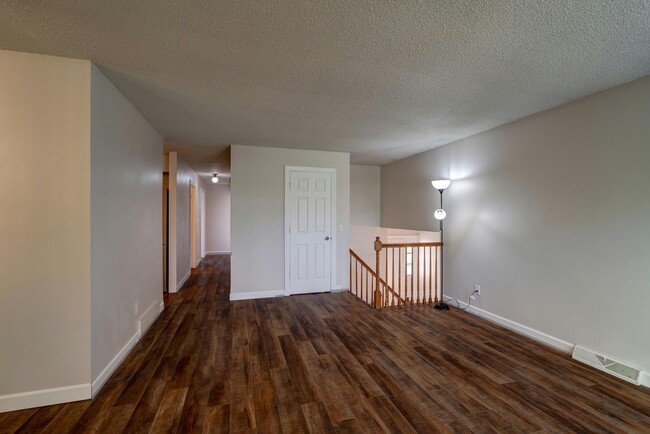 Photo - 390 Columbus Ct