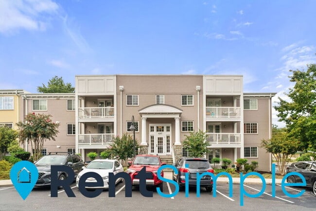 Building Photo - 4167 S Four Mile Run Dr Unit 204 Rental