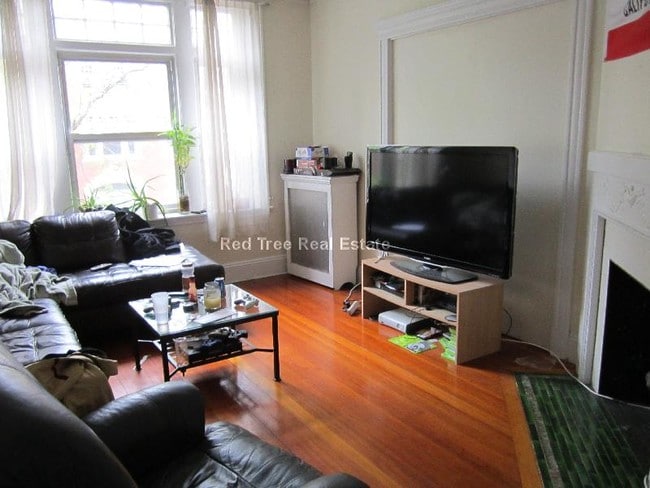 Photo - 10 Strathmore Rd Unit 2