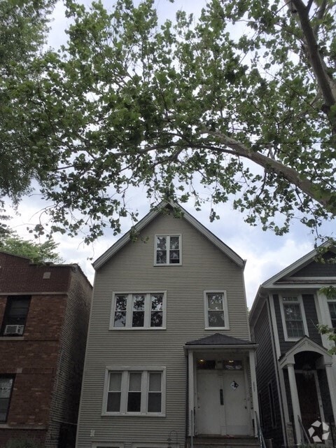 Building Photo - 3118 N Kenmore Ave Unit 2 Rental