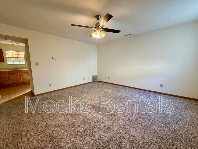 Photo - 101 Boncarbo Ln Unit 101