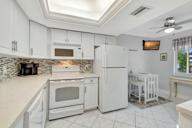 Photo - 14823 Cumberland Dr Unit 202