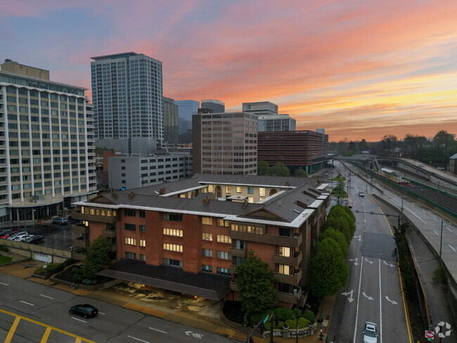 Building Photo - Condo in the Vibrant Clayton district! Unit 1 H