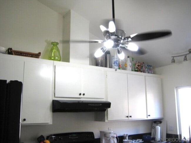 Building Photo - 7700 Parkway Dr Unit 11 Rental
