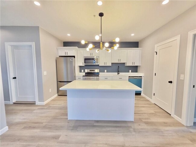 1965 Smith St Unit 2L