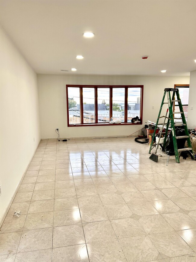 Photo - 1150 70th St