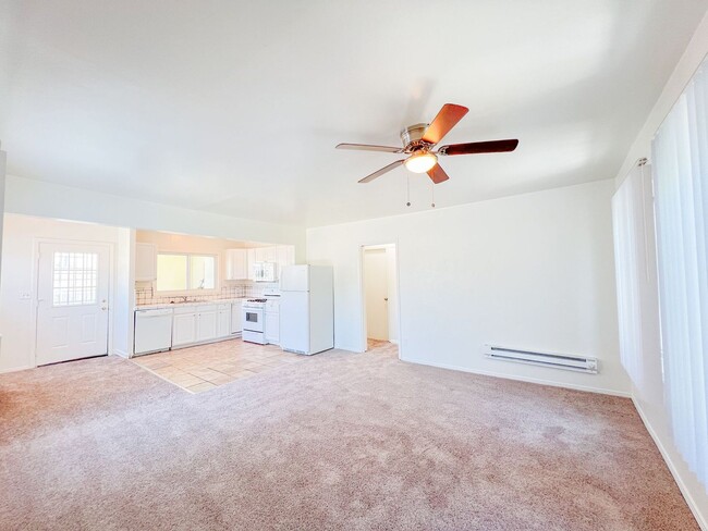Building Photo - BURNETT Unit 4 Rental