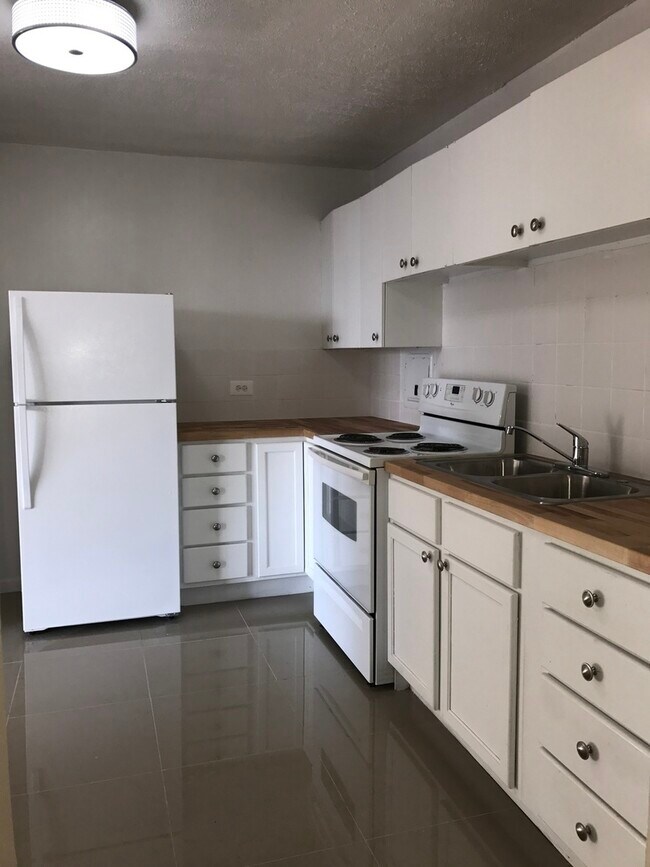 Photo - 5817 N Kenmore Ave Unit 306