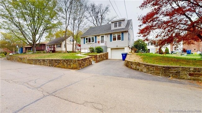 Photo - 145 Rooster River Blvd