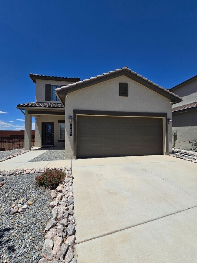 Building Photo - 4 bedroom in Los Diamantes