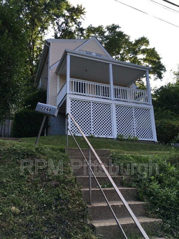 Photo - 2244 Lehigh St