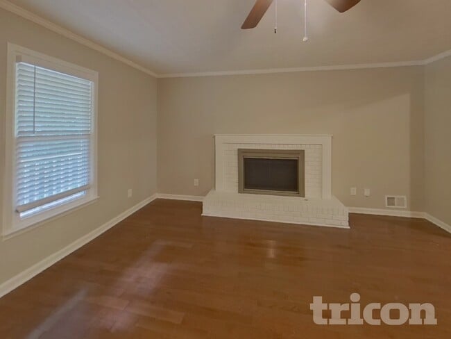 Photo - 245 Bentley Way