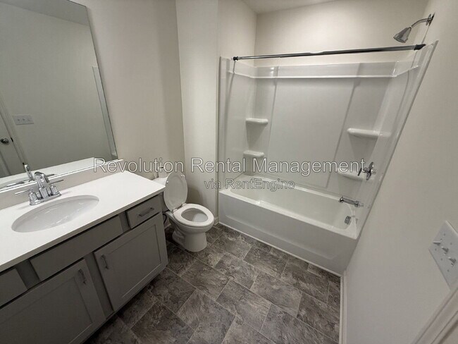 Photo - 565 Morrow Ln