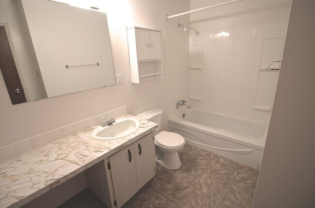 Photo - 54 Allanbrooke Dr