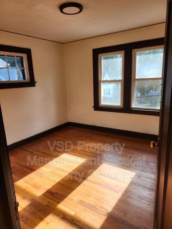 Photo - 860 Clarence Rd