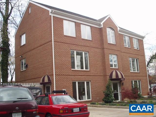 Building Photo - 1311 Wertland St Unit B