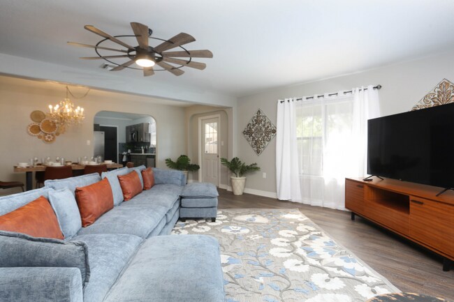Building Photo - 9011 Welles Way Rental