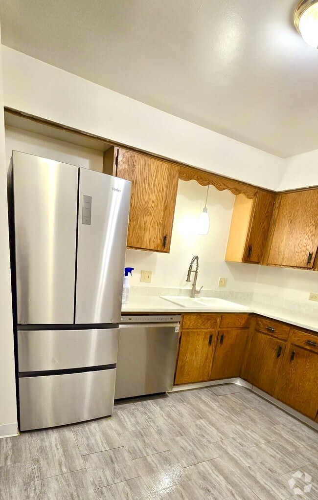 Building Photo - 569 Dean Dr Unit 4 Rental