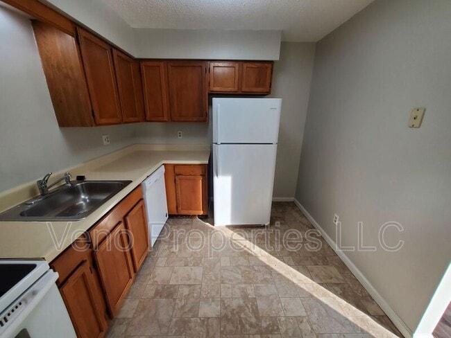 Photo - 2016 St Paul Dr