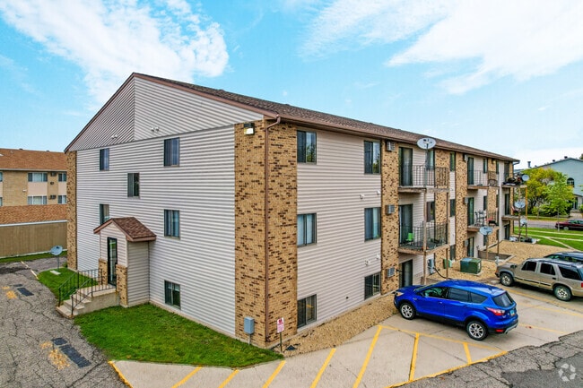 Ninth Circle Apartments - Ninth Circle Apartments