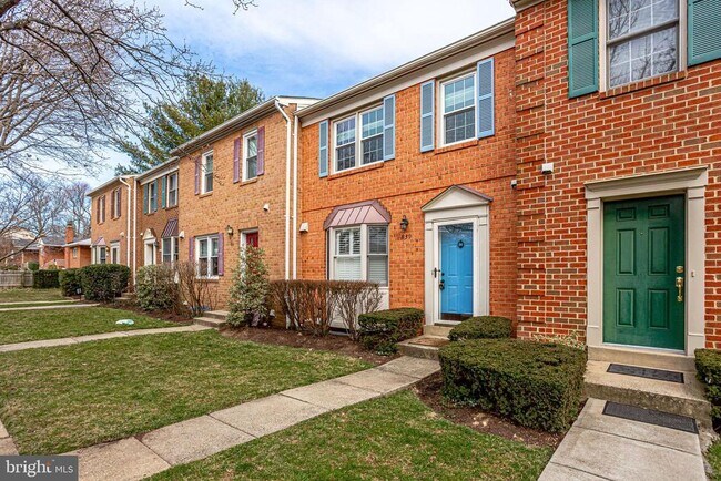 Photo - 839 N Greenbrier St