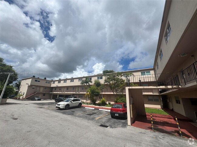 Building Photo - 1201 SW 42nd Ave Unit 216 Rental