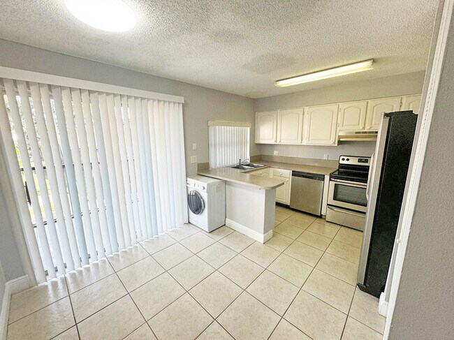 Photo - 4411 Treehouse Ln