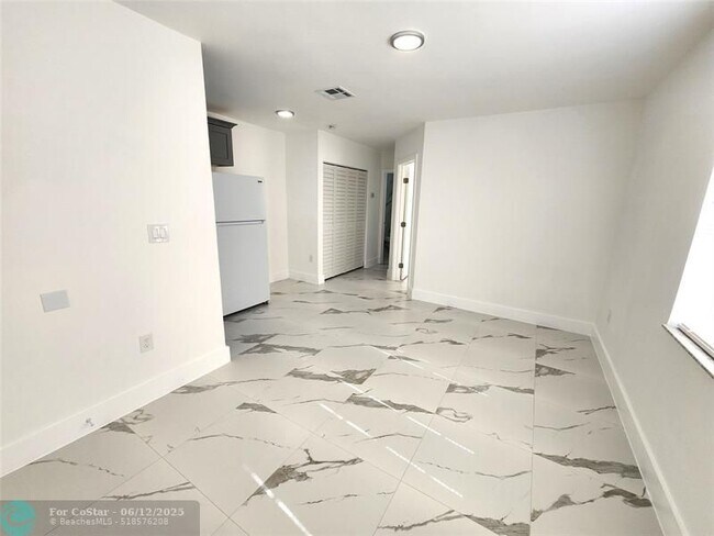 Photo - 2466 Lincoln St Unit 3