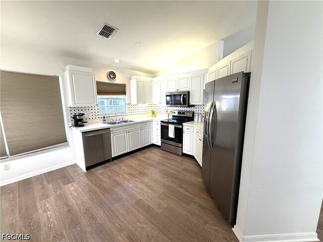 Photo - 3740 Fieldstone Blvd Unidad 104