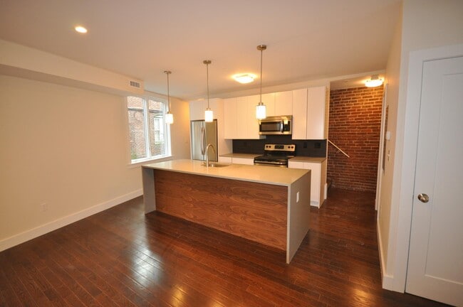 Photo - 20 Sussex St Townhome