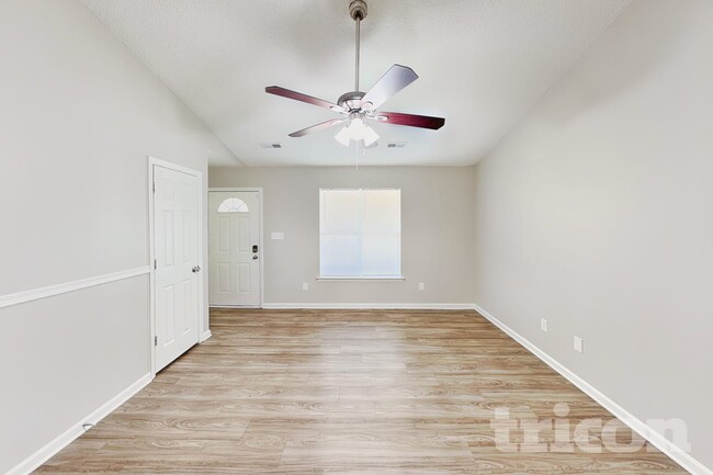 Photo - 7112 Windsong Way
