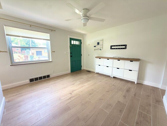 Photo - 4525 Ellman Ave