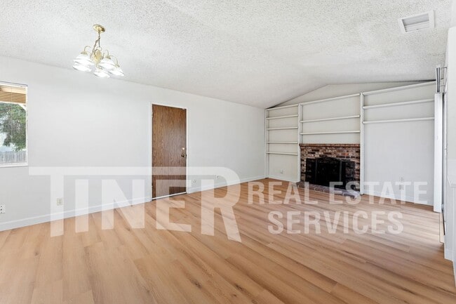 3233 Oriole Way