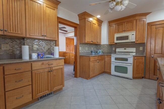 Photo - 14 Vanness Rd