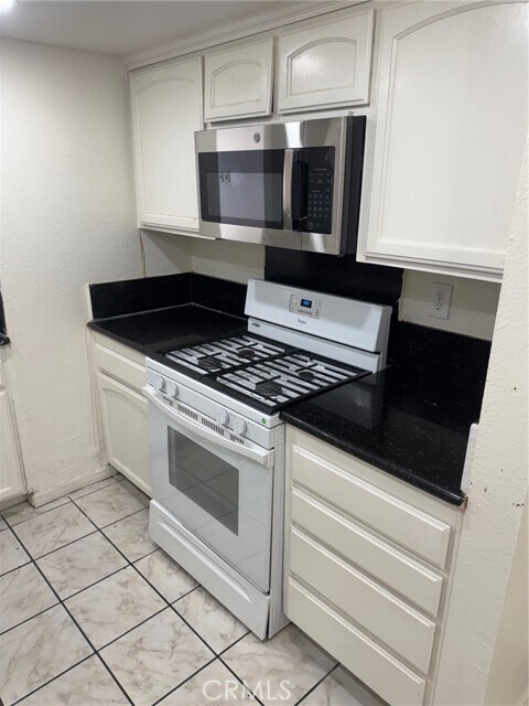 Photo - 8847 Willis Ave Unit B5