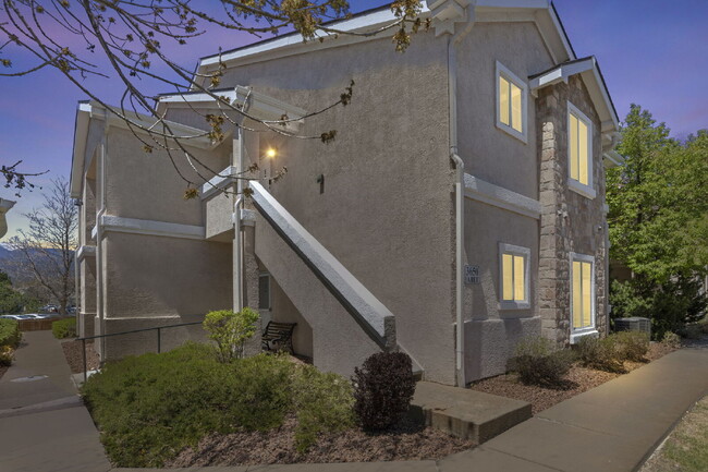 Building Photo - Fully Furnished Condo in Stratmoor Hills - Utilities Provided! Unit A