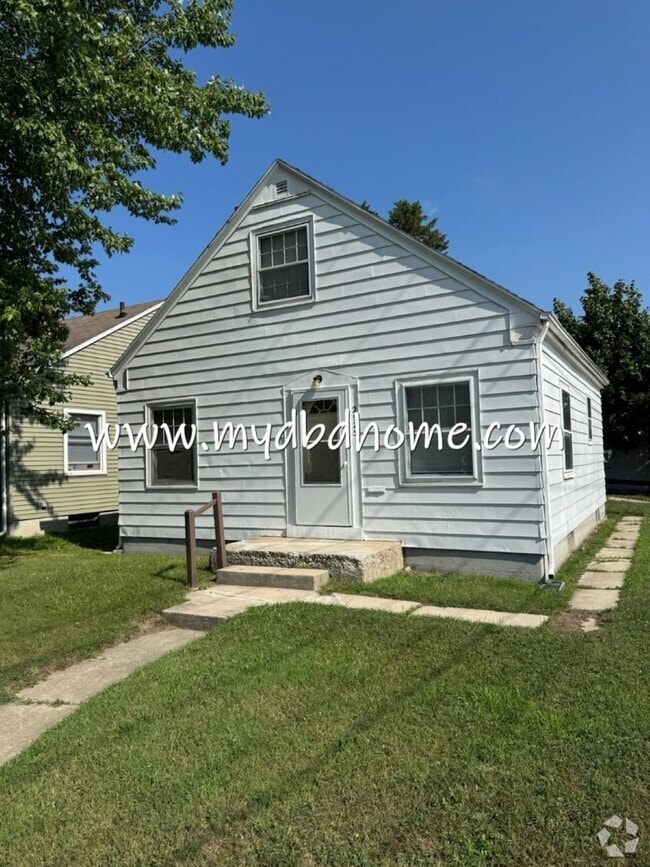 Building Photo - 2925 Chestnut St Rental
