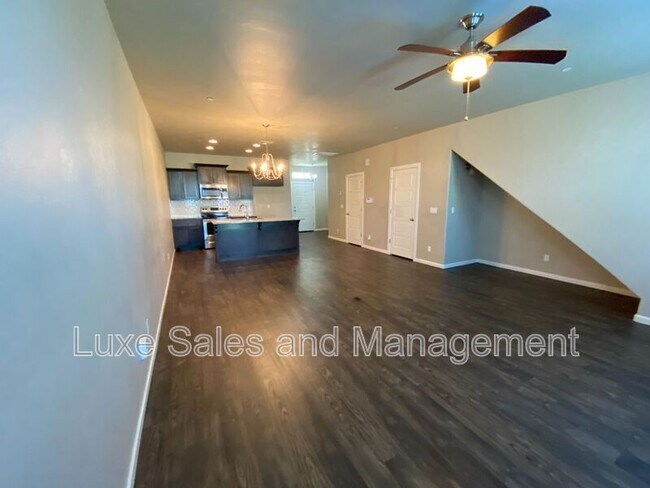 Photo - 749 SW 14th St