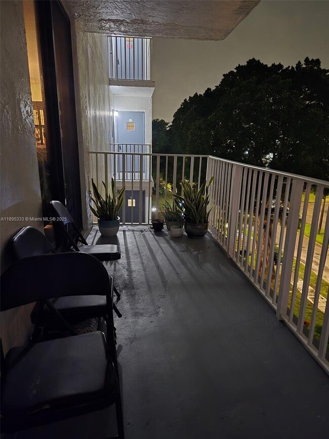 Photo - 901 Hillcrest Dr Unidad 501