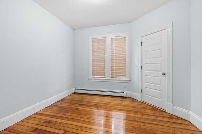 Photo - 15 Romsey St Condo Unit 1