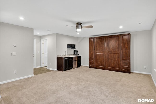 Photo - 305 Cross Country Way