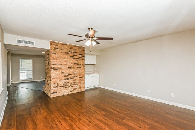 Photo - 7812 Burgundy Dr