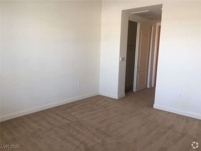 Building Photo - 32 E Serene Ave Unit 202 Rental