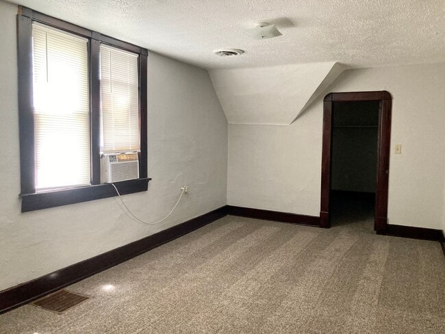 Building Photo - 1109 4th Ave Unit 1109 4th 1/2 Avenue Rental