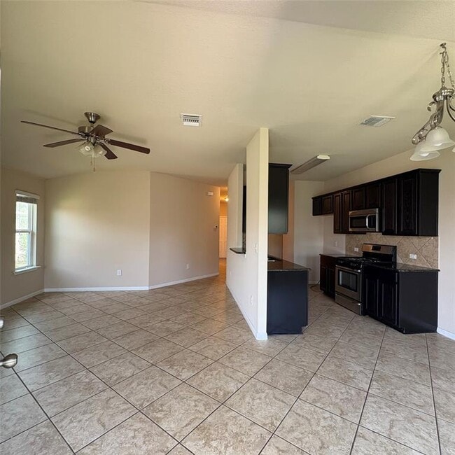 Photo - 208 Moulins Ln