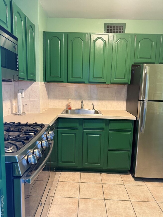 Photo - 61-20 Grand Central Pkwy