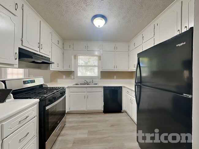 Photo - 60 Beaverdam Ct